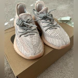 Adidas Yeezy 350 V2 Reflective 👟 Size 6.5 - Pink